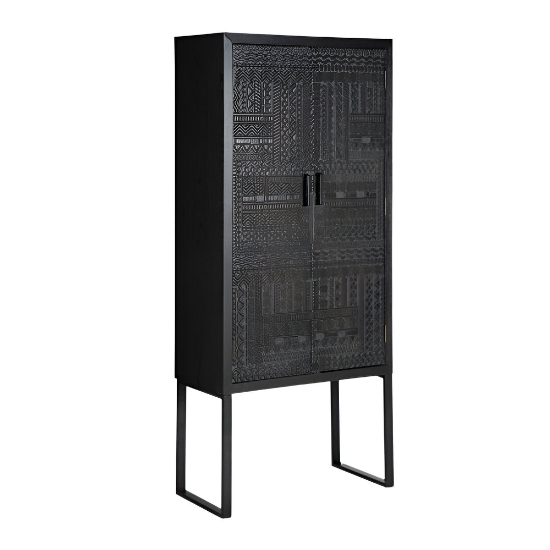 Armadio nero etnico chic