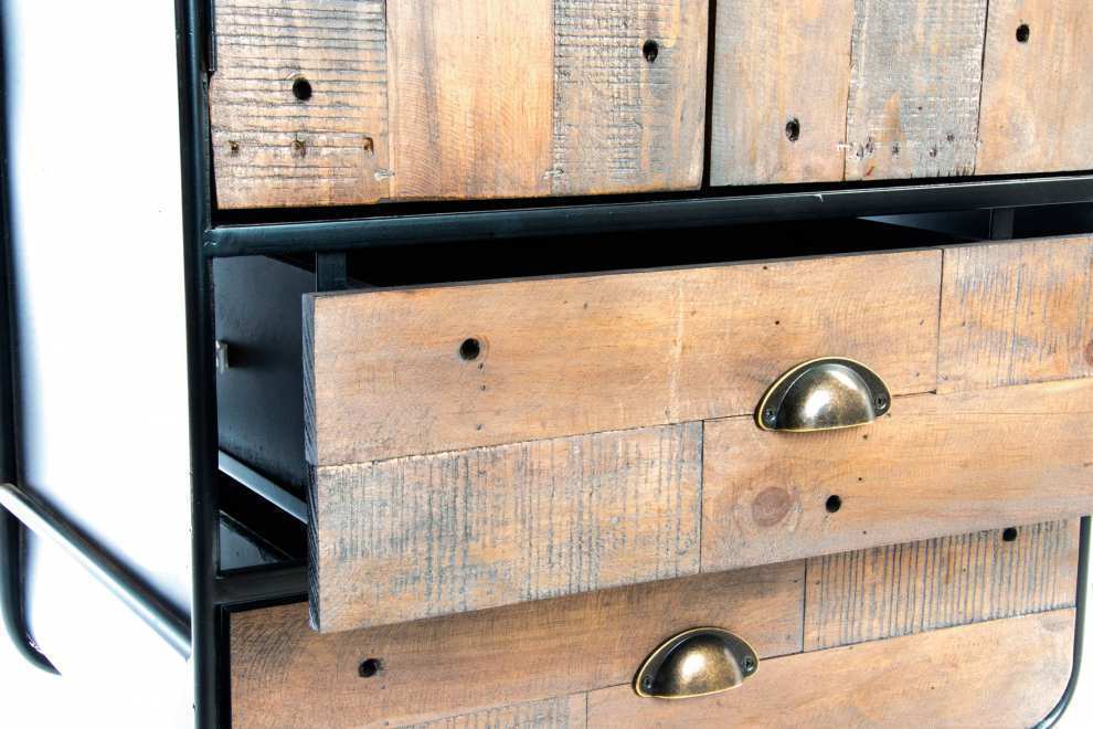 Armadio stile vintage anticato