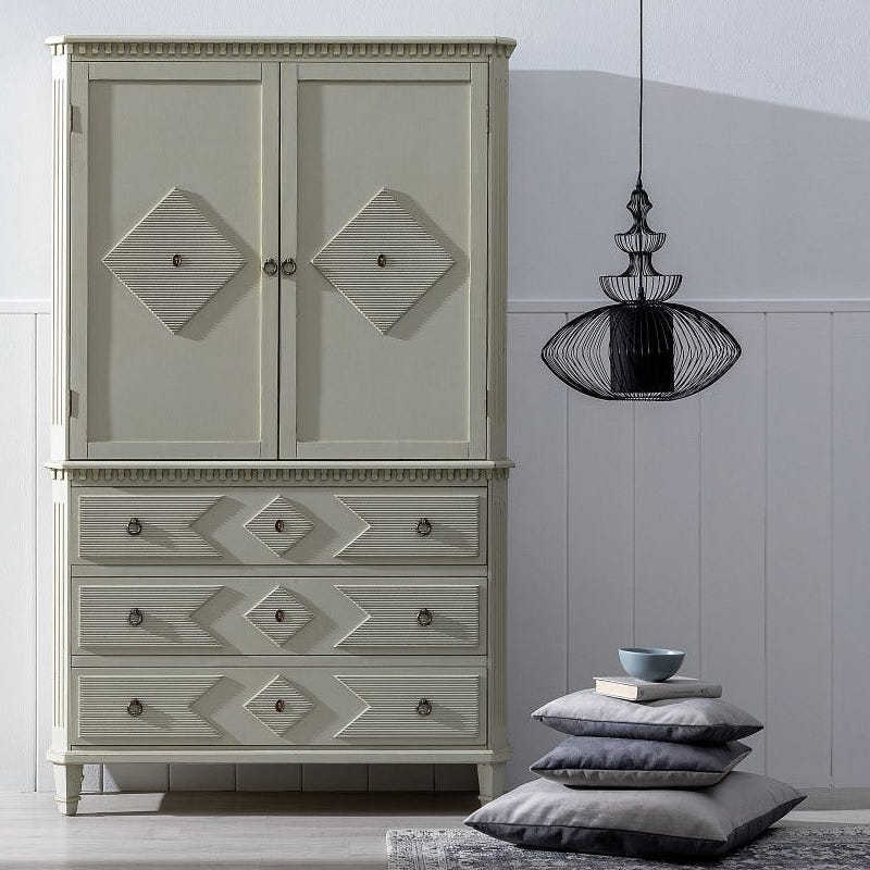 Armadio provenzale romantico verde chiaro