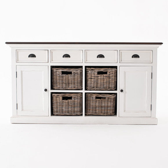 Buffet provenzale con cesti bianco