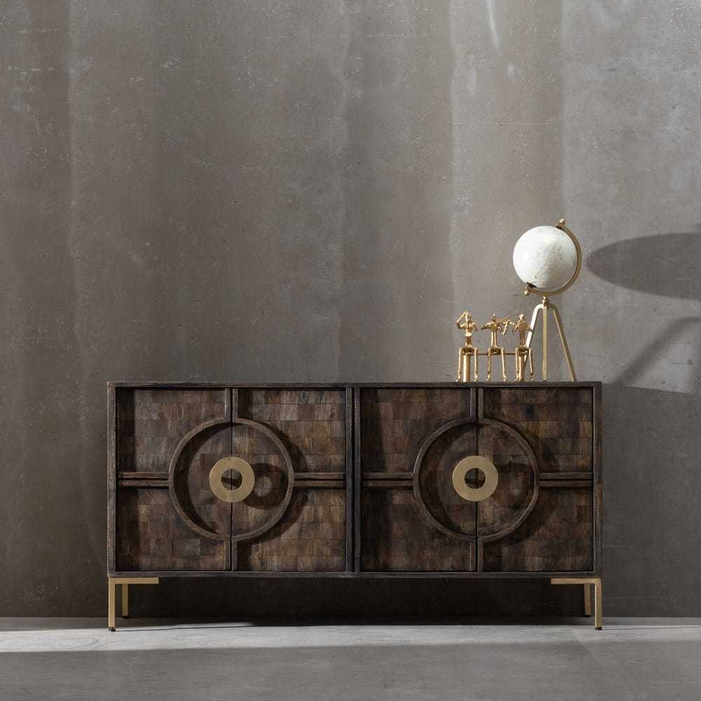 Credenza neo coloniale decorata