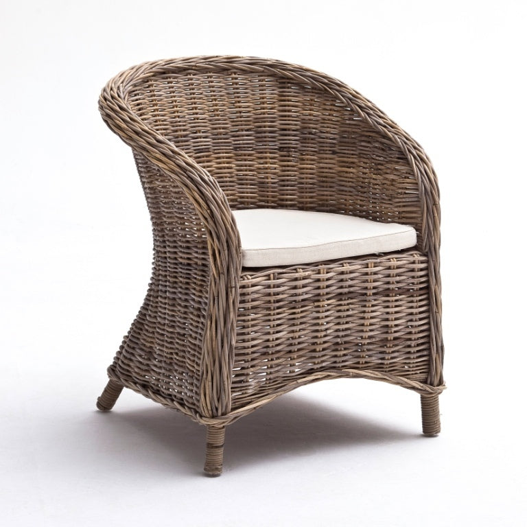 Poltrona in rattan con cuscino