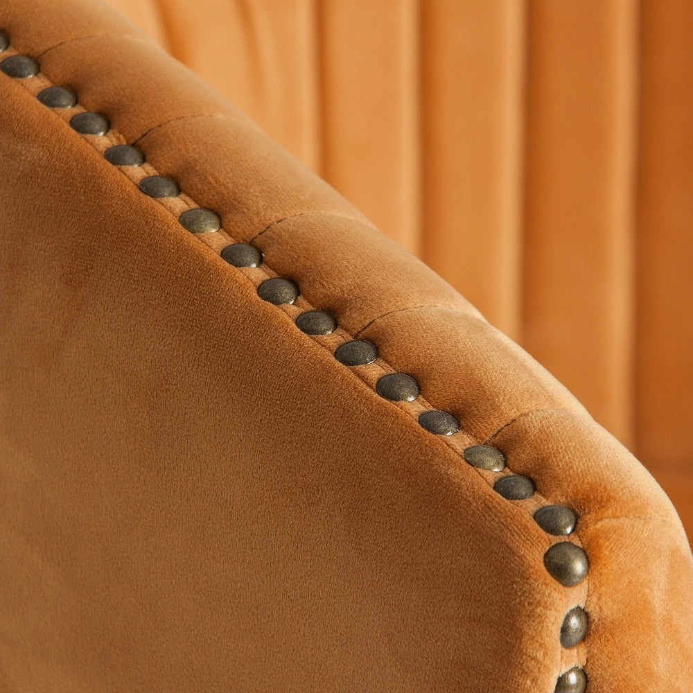 Poltrona stile kitsh color senape