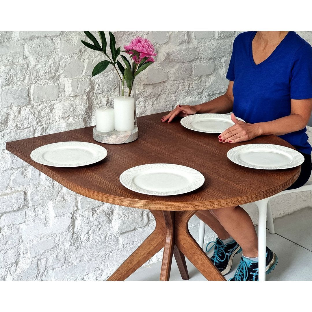 Tavolo design da cucina a parete