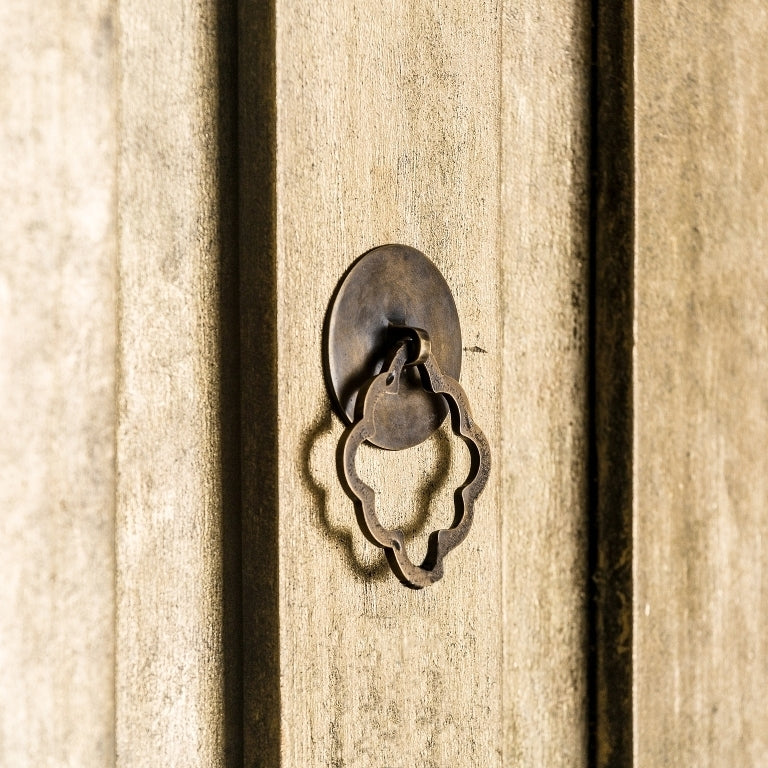 Armadio orientale dorato