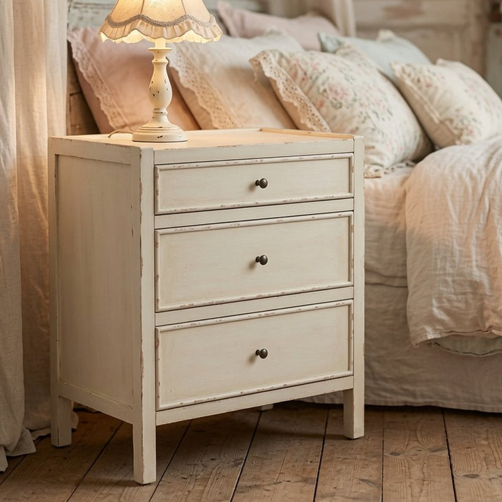 comodino French Country ideale per camere eleganti, shabby e di prestigio.