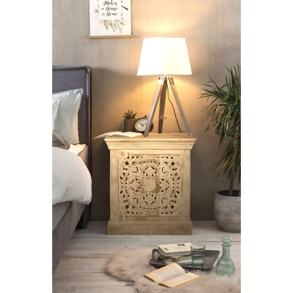 Comodino etnico orientale di lusso per camere eleganti e naturali