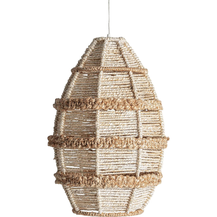 Lampada boho chic in ambiente naturale elegante