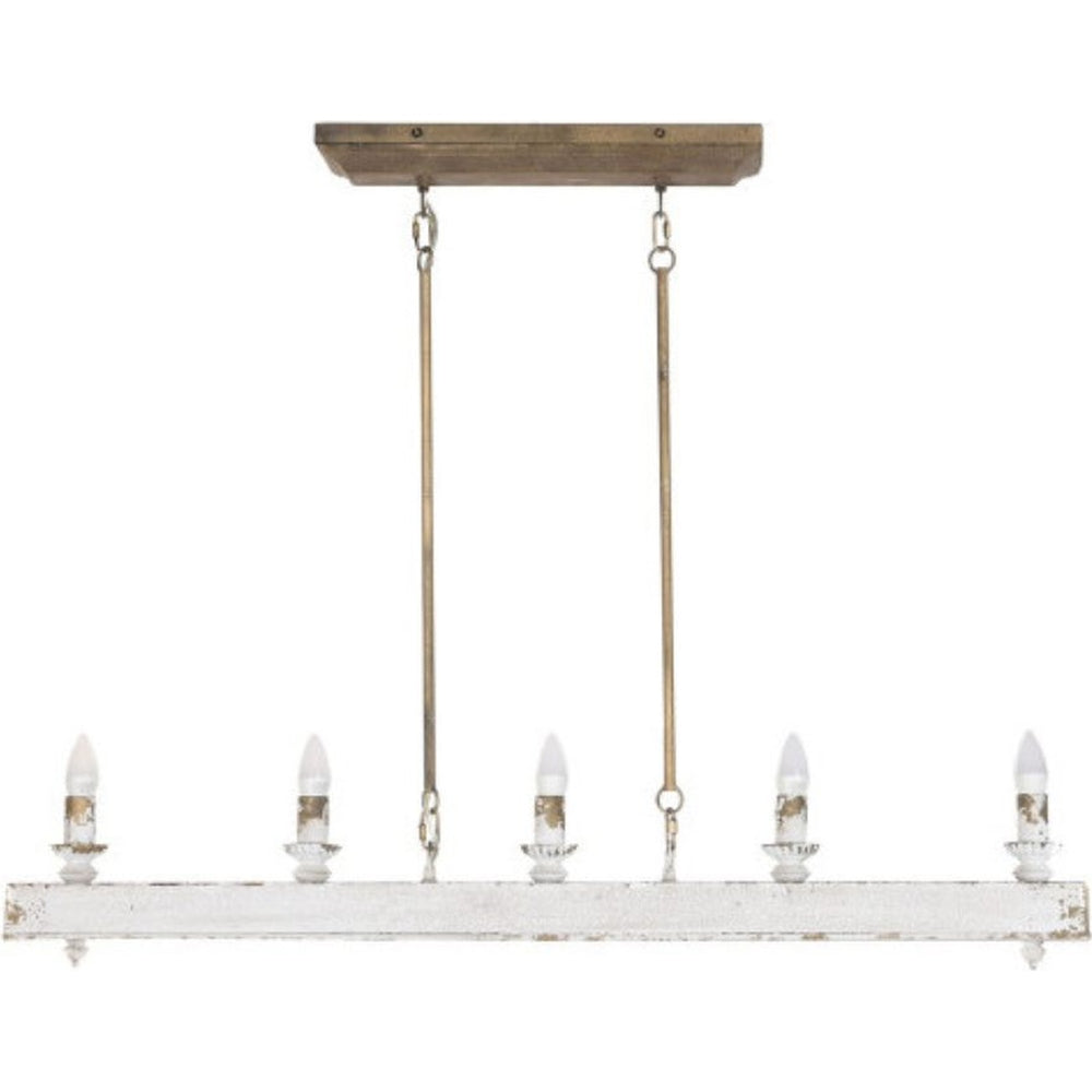 Lampadario country chic in ambiente rustico elegante