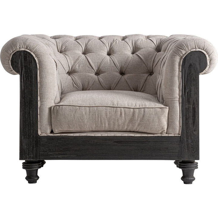 Poltrona di lusso dal fascino British Heritage ideale per salotti eleganti.