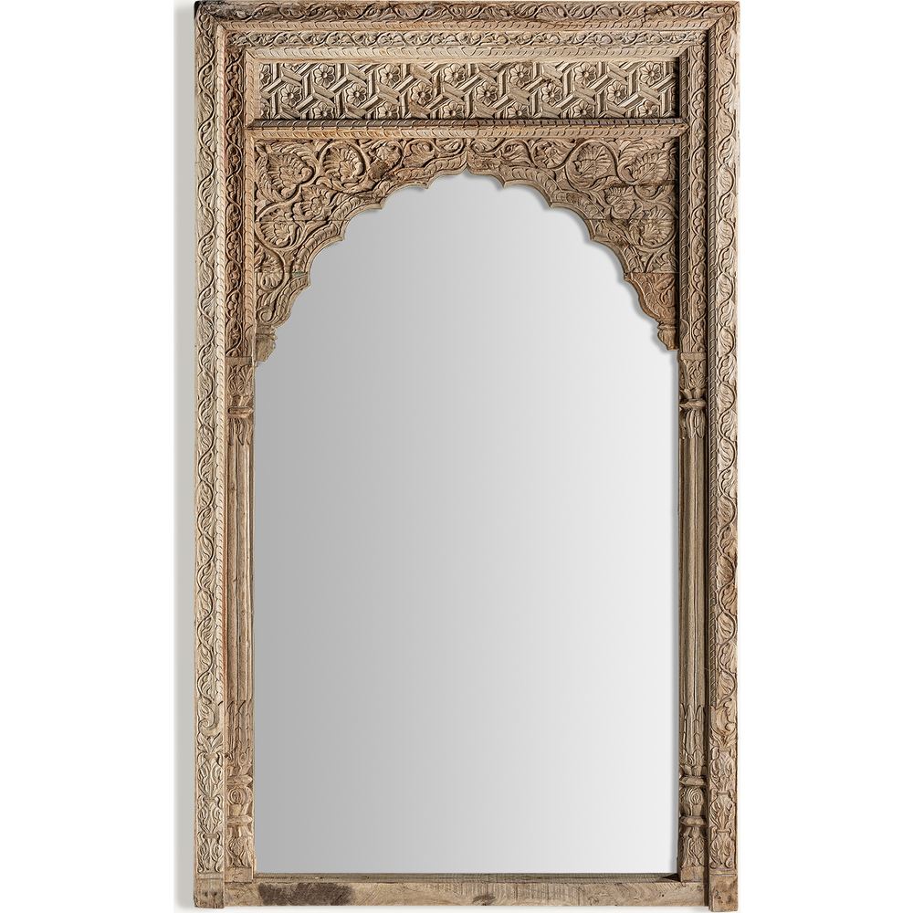 Specchio etnico chic in ambiente coloniale elegante