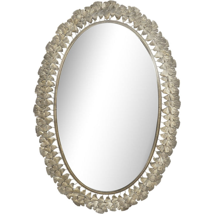Specchio ovale metallo in ambiente elegante di design