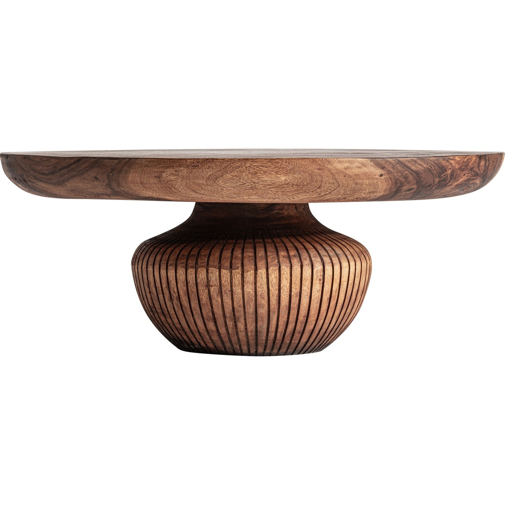 Tavolino Organic Luxury in legno di suar con base centrale scanalata.