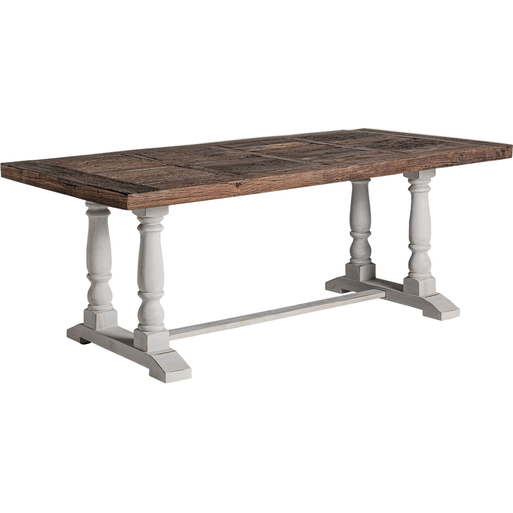 Arredo country chic artigianale con gambe regolabili