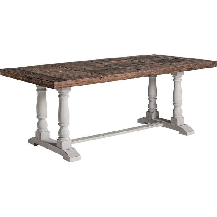 Arredo country chic artigianale con gambe regolabili