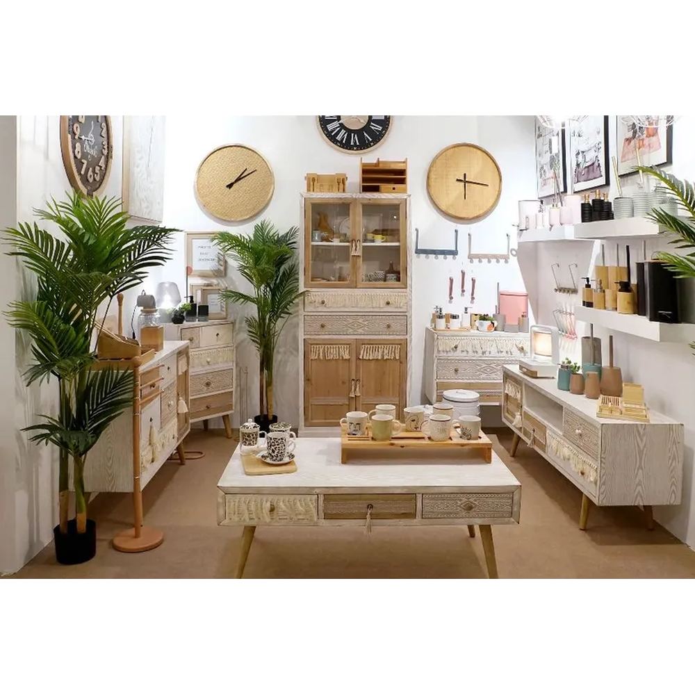 Vetrina country chic con decori